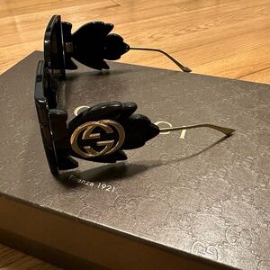 Pre owned Gucci sunglasses
